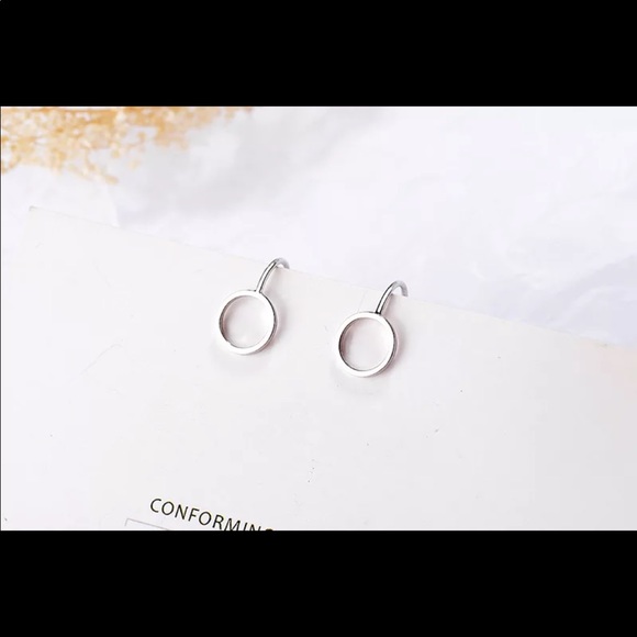 • Talaya • Circle Earring Threaders - Picture 4 of 4